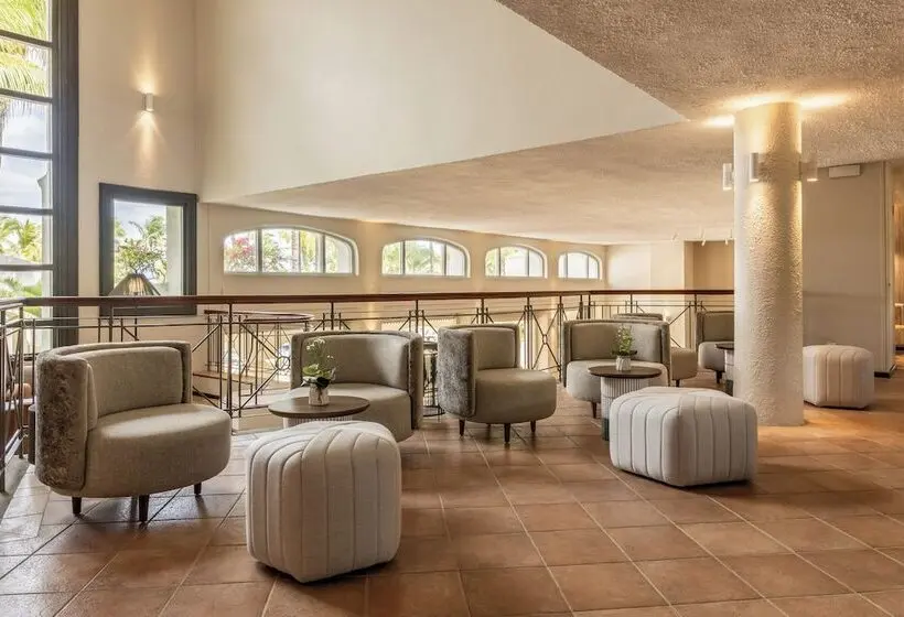 Mauricia Beachcomber Resort & Spa