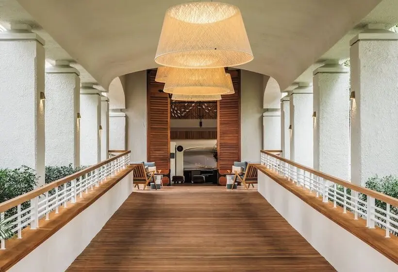 Mauricia Beachcomber Resort & Spa