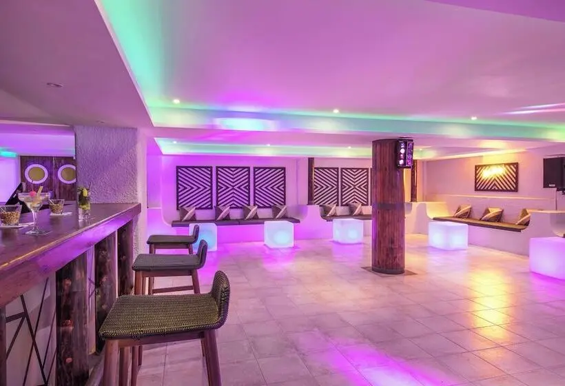 Mauricia Beachcomber Resort & Spa