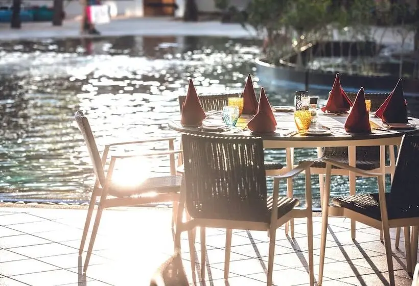 Mauricia Beachcomber Resort & Spa