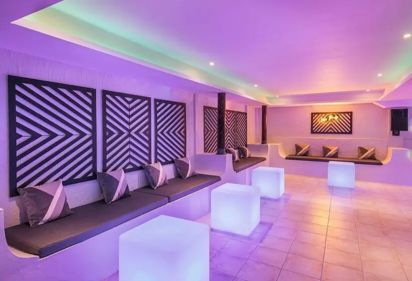 Mauricia Beachcomber Resort & Spa
