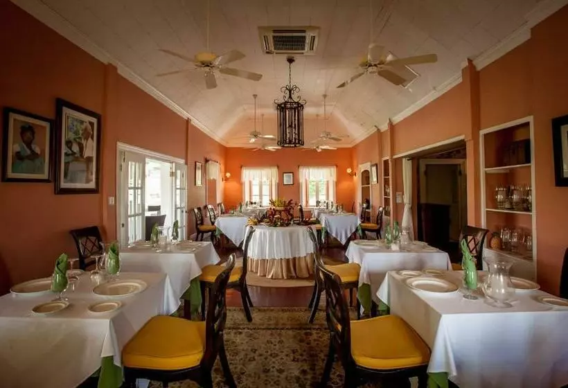 هتل Nisbet Plantation Beach Club