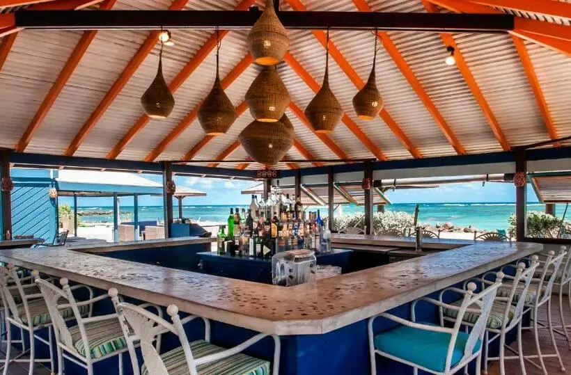 هتل Nisbet Plantation Beach Club