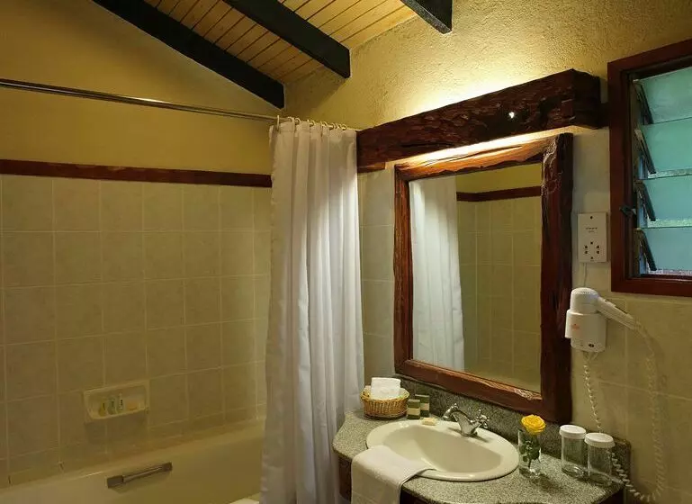 هتل Sarova Lion Hill Game Lodge 