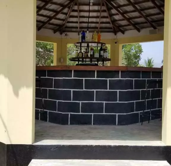 هتل Treasure Beach