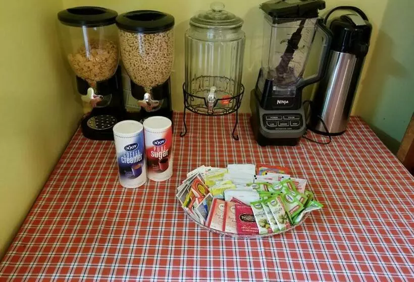 هتل Treasure Beach