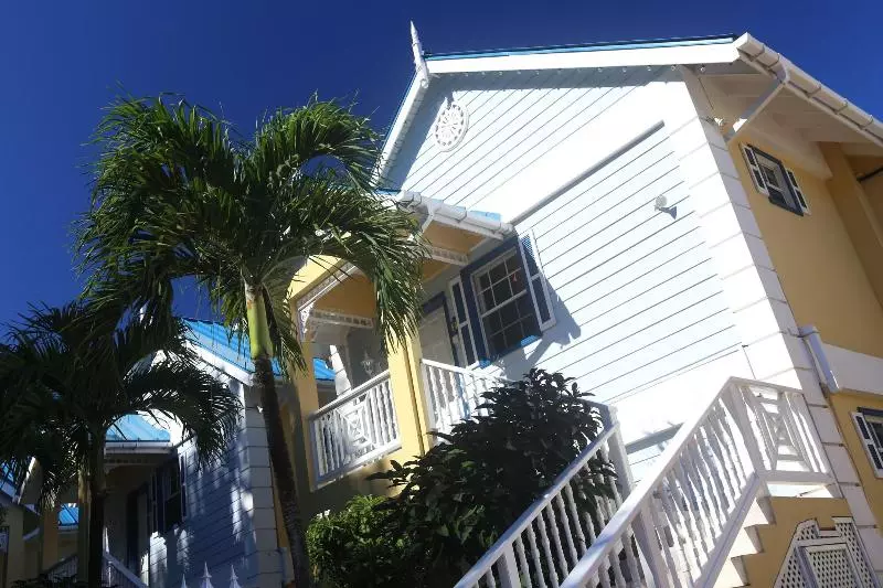 هتل Villa Beach Cottages