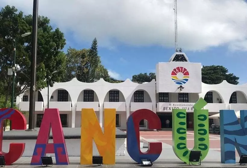 בית מלון כפרי Adhara Hacienda Cancun