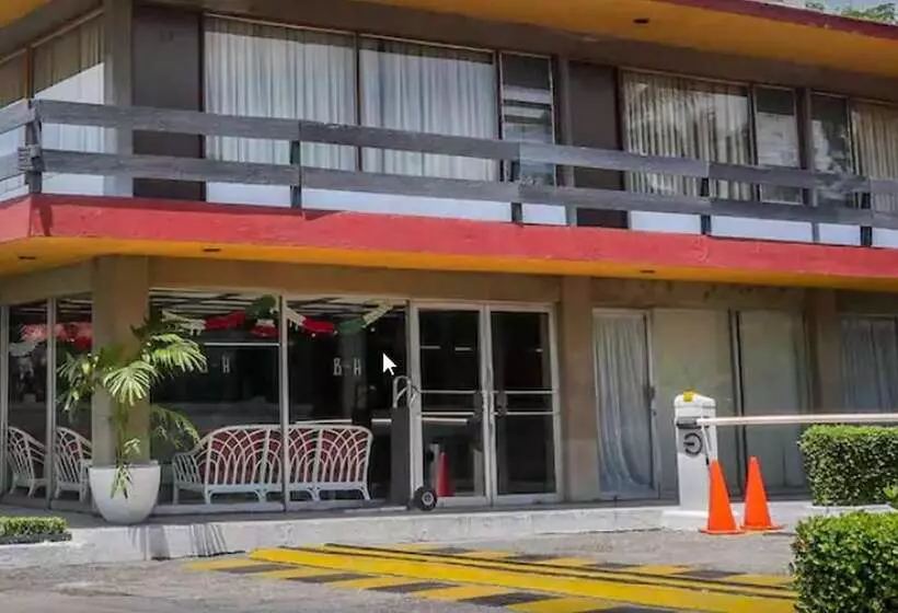 ホテル Balihai Acapulco