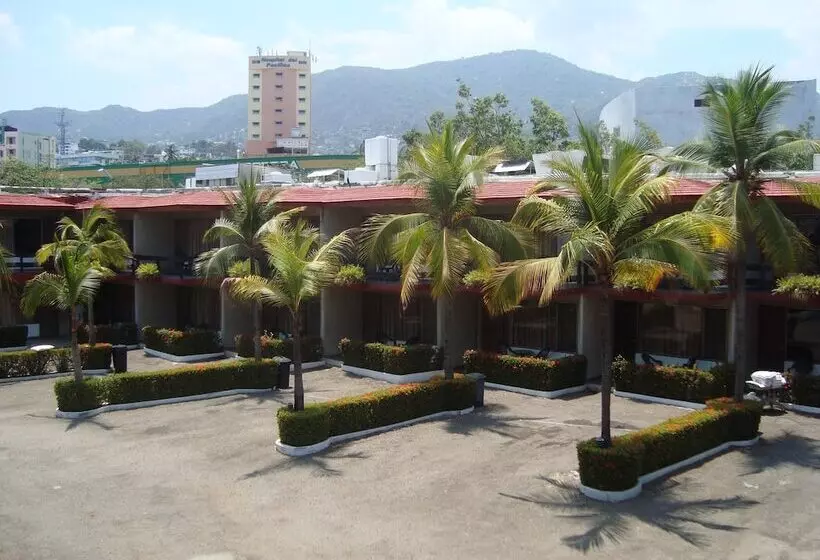 ホテル Balihai Acapulco