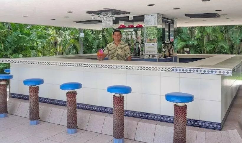 ホテル Balihai Acapulco