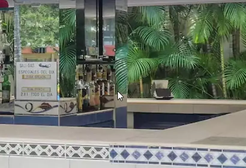 ホテル Balihai Acapulco