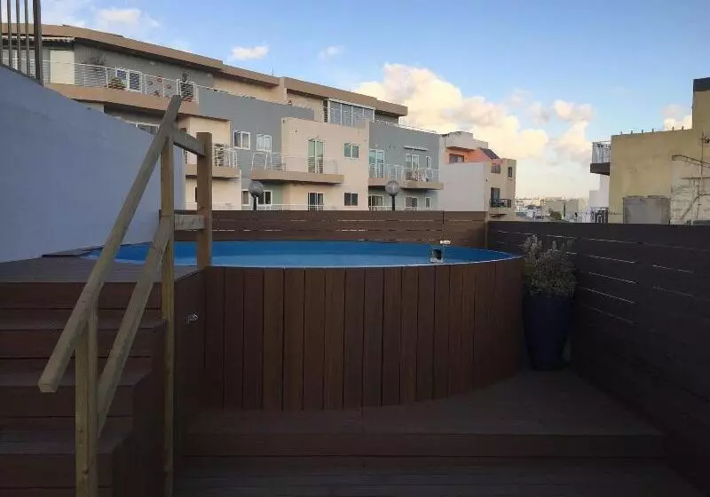 هتل Buccaneers Boutique Guest House