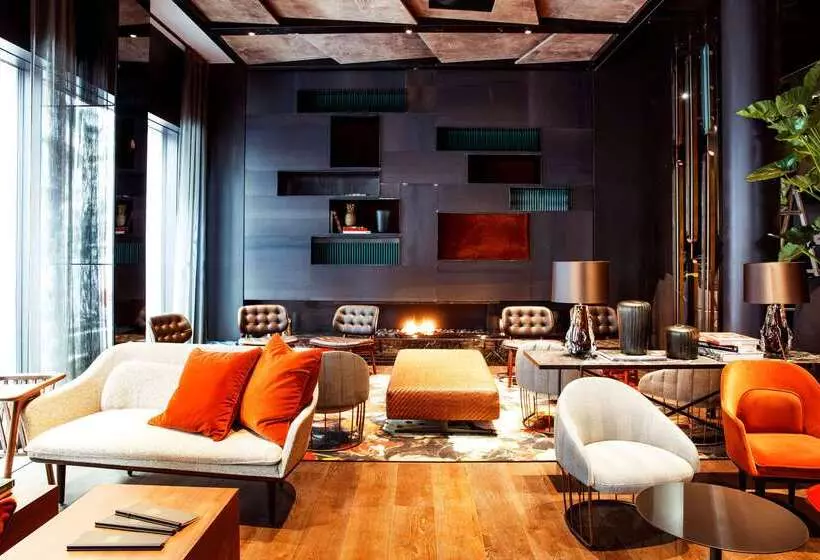 Clarion Hotel The Hub