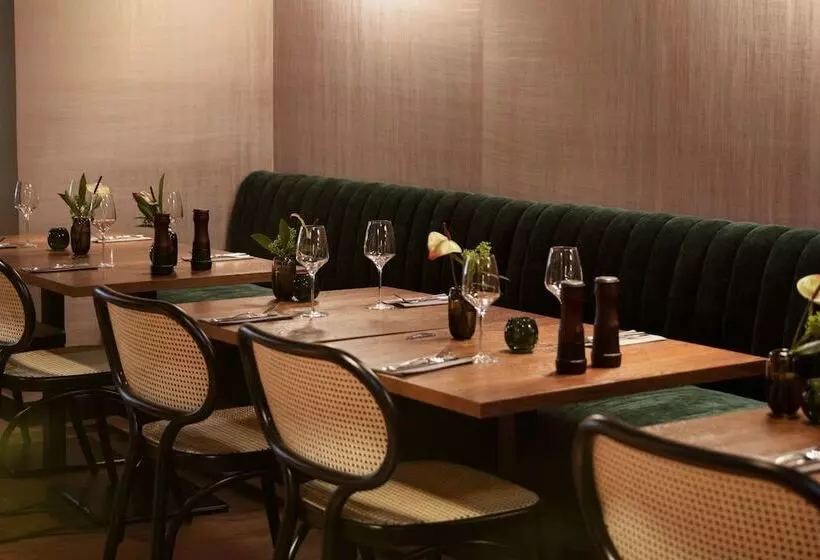 Clarion Hotel The Hub