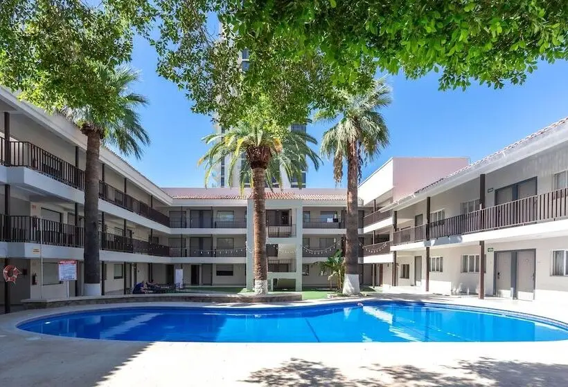 ホテル Comfort Inn Hermosillo Pitic