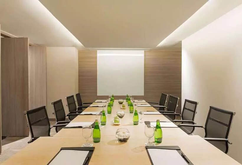 هتل Melia Kuala Lumpur