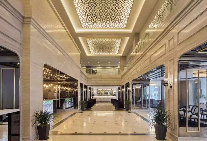 هتل Melia Kuala Lumpur