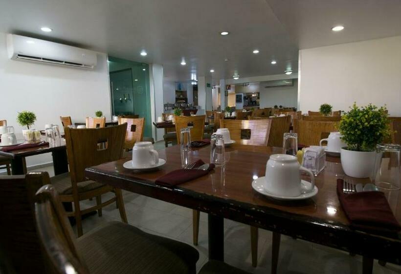 فندق Olmeca Plaza Urban Express