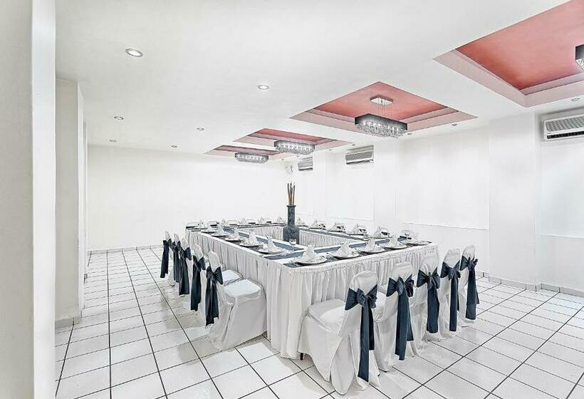 فندق Olmeca Plaza Urban Express