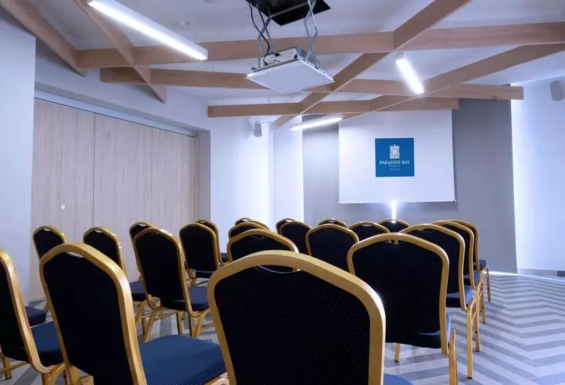 هتل Paradise Bay Resort