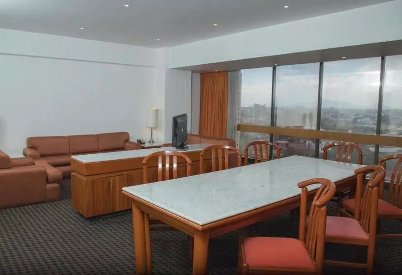 هتل Sevilla Palace