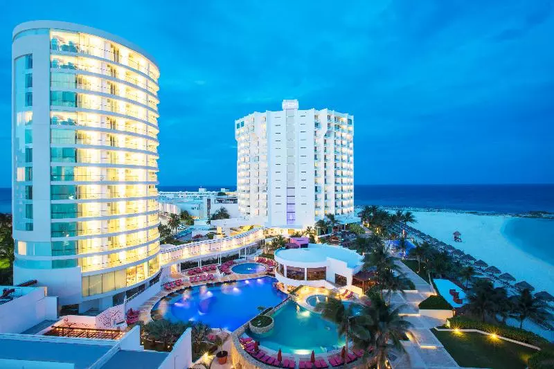 منتجع Krystal Grand Cancun - All Inclusive