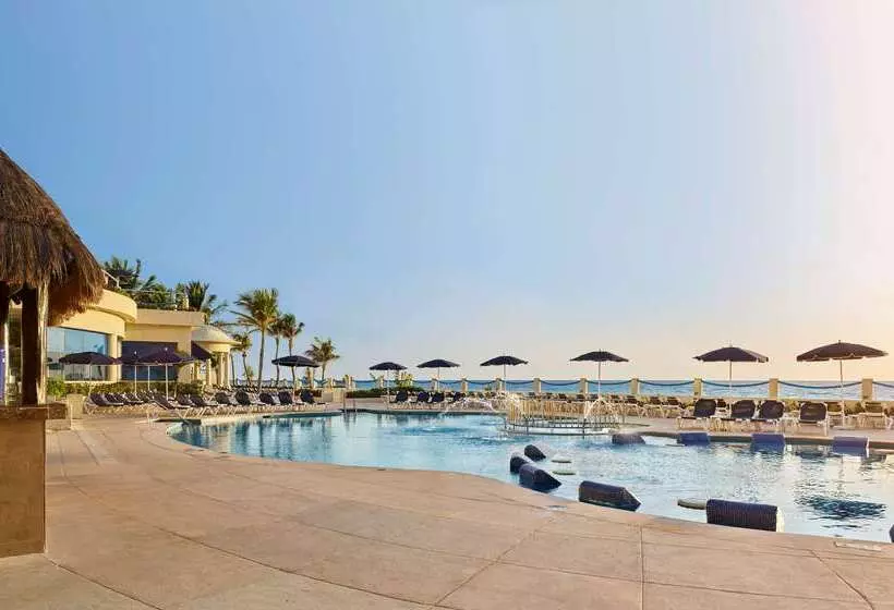 リゾートホテル Occidental Tucancun All Inclusive