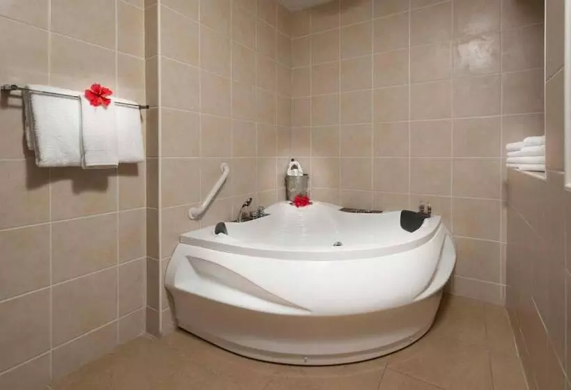 Divi Little Bay Beach Resort