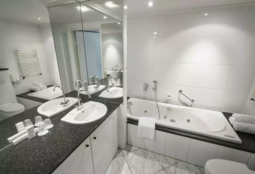 ホテル Amrâth  & Thermen Born Sittard