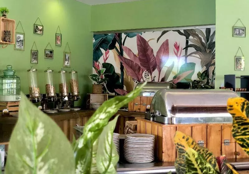 هتل Curacao Avila Beach