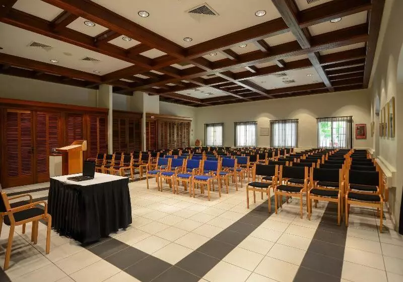 هتل Curacao Avila Beach