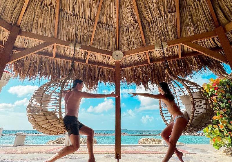 هتل Curacao Avila Beach
