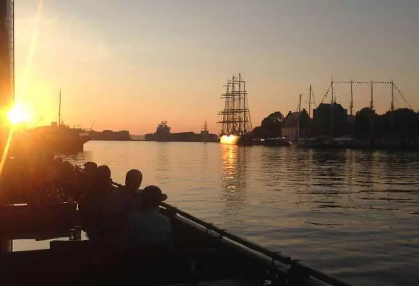 Clarion Hotel Admiral