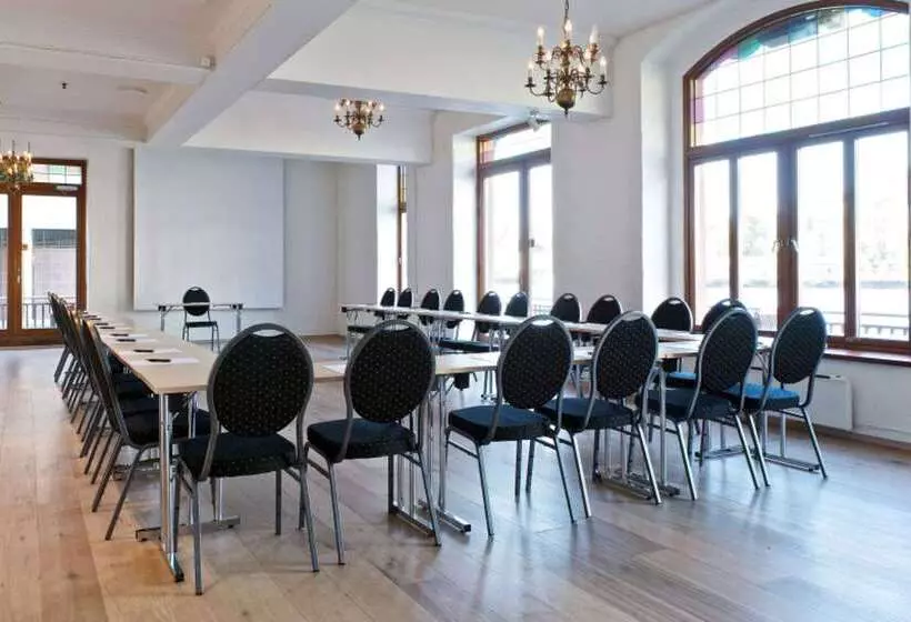 Clarion Hotel Admiral