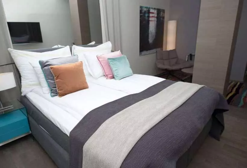 Clarion Hotel Admiral