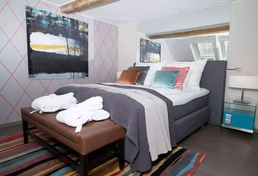 Clarion Hotel Admiral