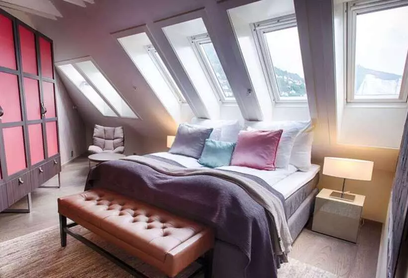 Clarion Hotel Admiral