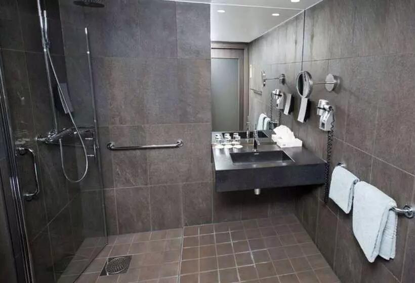 Clarion Hotel Admiral