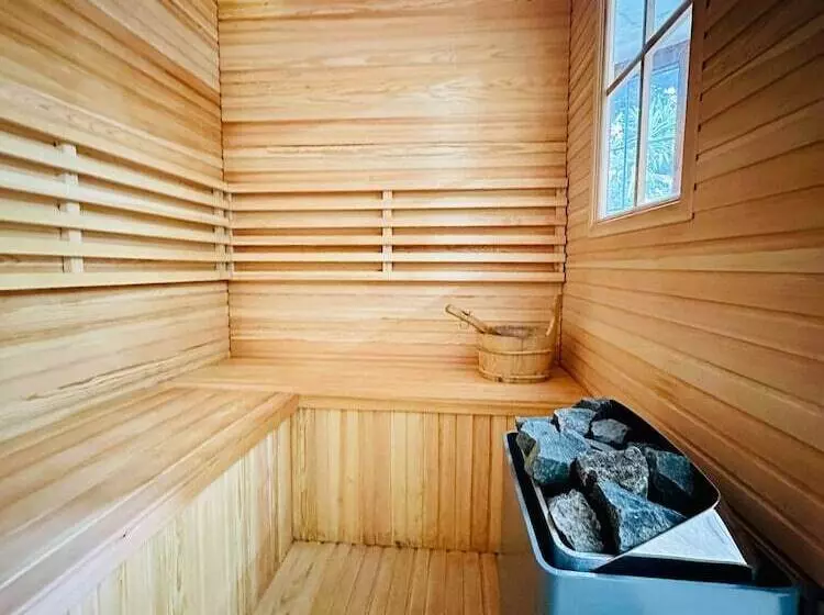 هتل Fish Tail Lodge