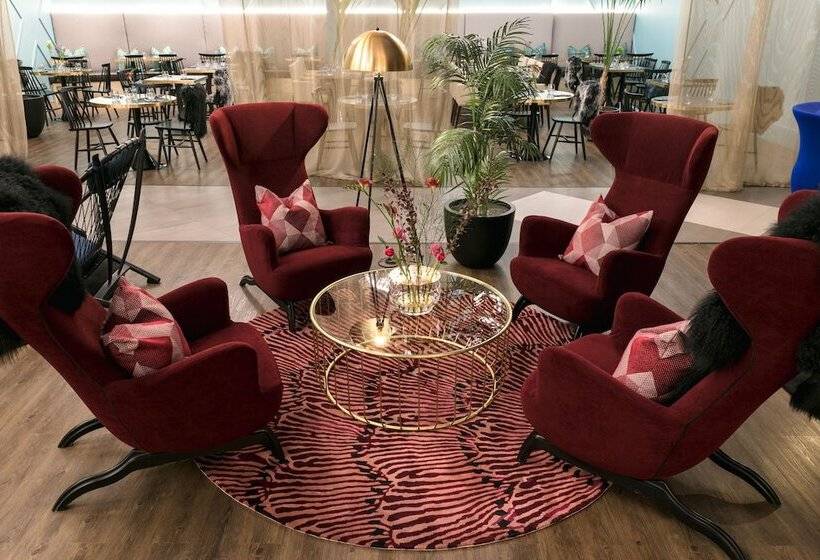 בית מלון כפרי Naumi  Auckland Airport