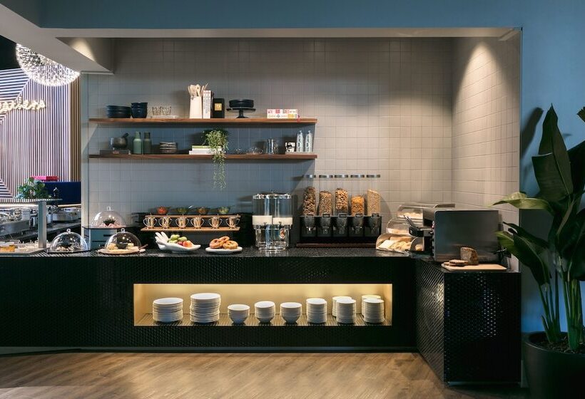 בית מלון כפרי Naumi  Auckland Airport