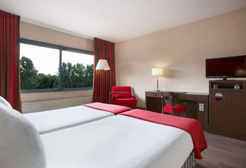 Hotelli NH Capelle Rotterdam