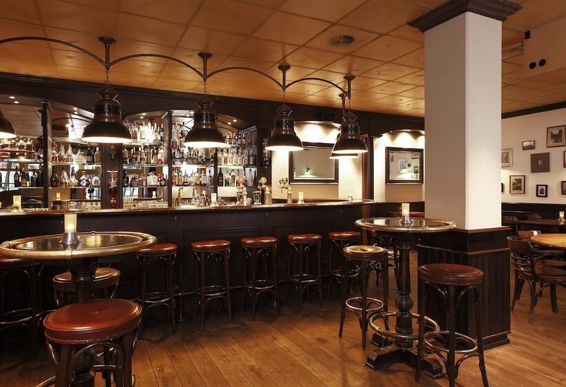 Hotelli NH Capelle Rotterdam