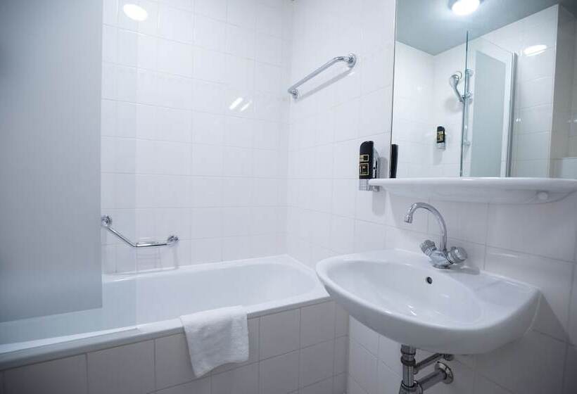 Отель A&o Rotterdam City