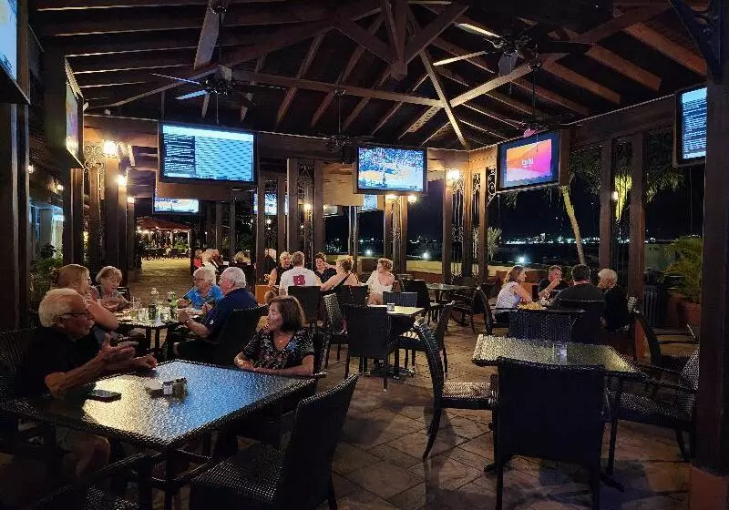 Hotel Simpson Bay Resort Marina & Spa