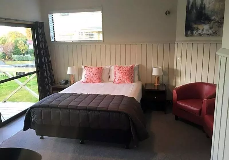 Asure Explorer Motel & Apartments