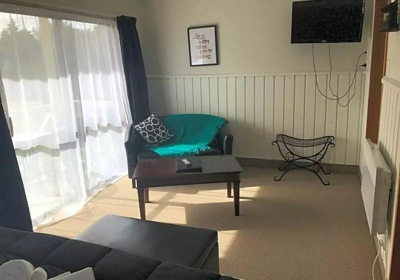 Asure Explorer Motel & Apartments