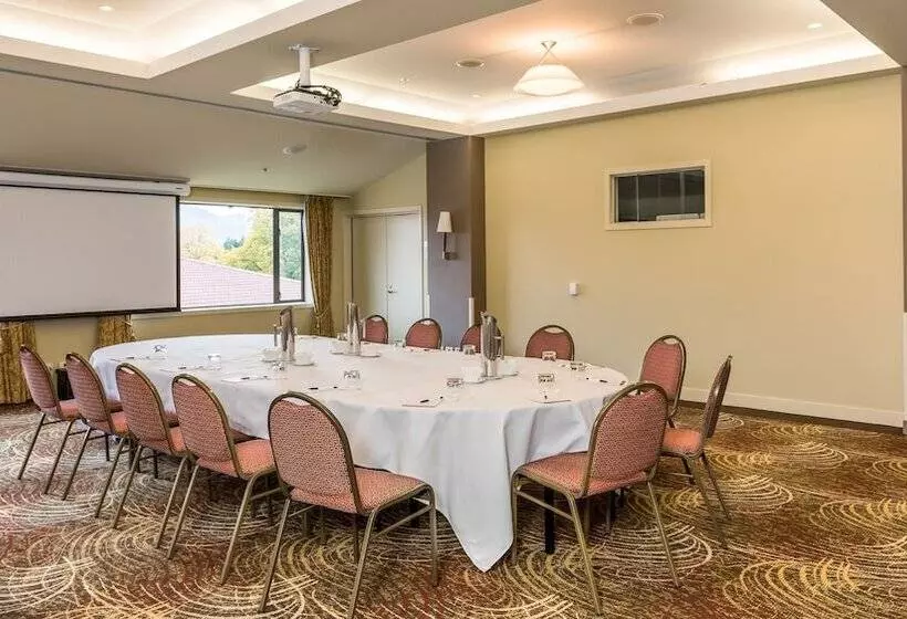 Copthorne Hotel & Resort Lakefront Queenstown