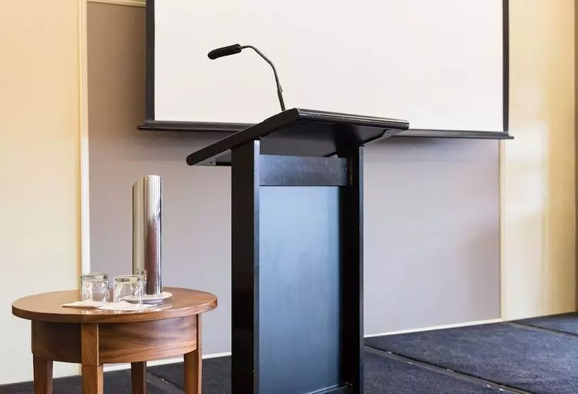 Copthorne Hotel & Resort Lakefront Queenstown